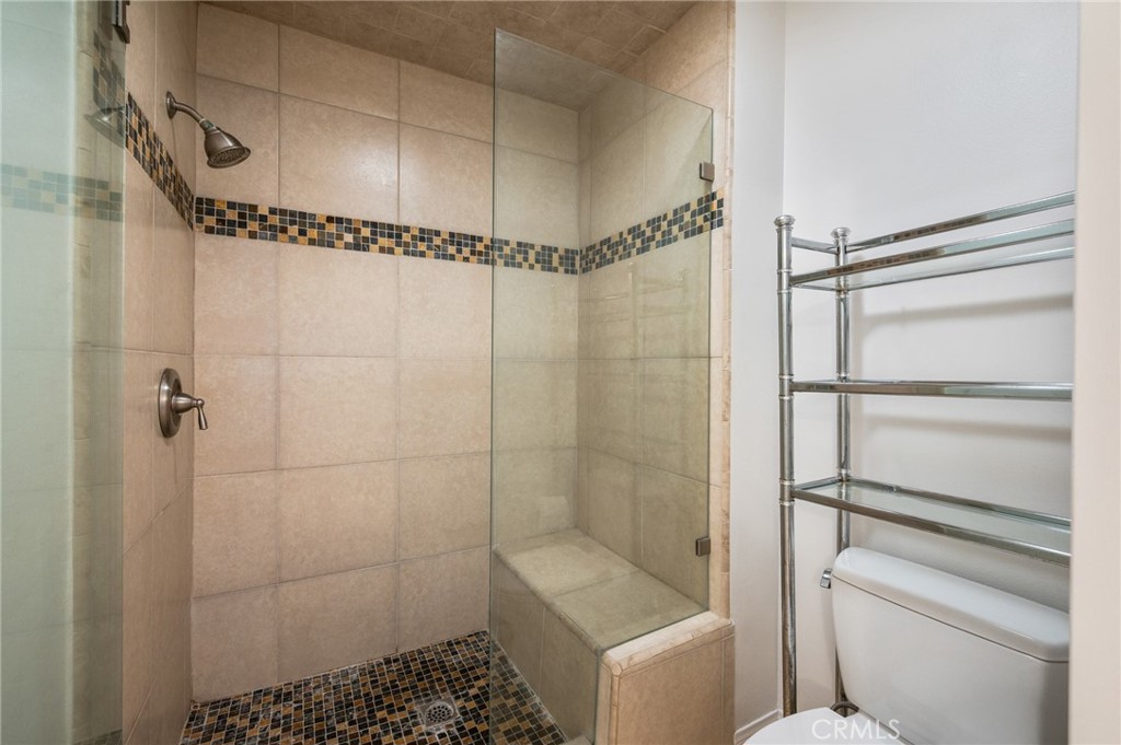 https://media.crmls.org/medias/0b6c50c5-1aee-414f-88eb-a639e2809e42.jpg?preset=X-Large