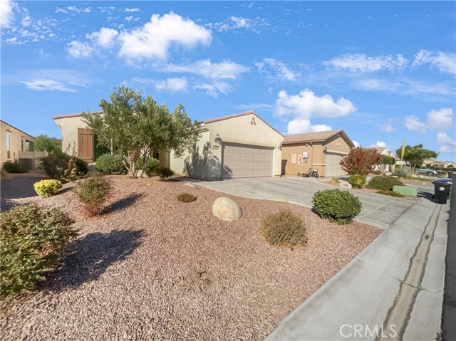 11444 River Run st., Apple Valley CA: https://media.crmls.org/medias/0b6c5ac4-55db-40a9-a908-4806848da307.jpg