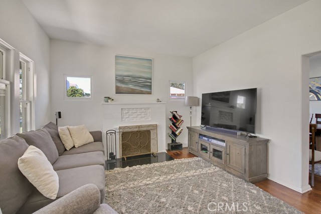 522 S Helena Street, Anaheim CA: https://media.crmls.org/medias/0b6cf50b-b83b-4648-bfa3-4ee7f2bb2f84.jpg