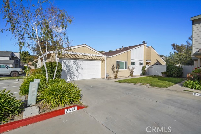 Detail Gallery Image 1 of 37 For 2418 Stow St, Simi Valley,  CA 93063 - 3 Beds | 2 Baths
