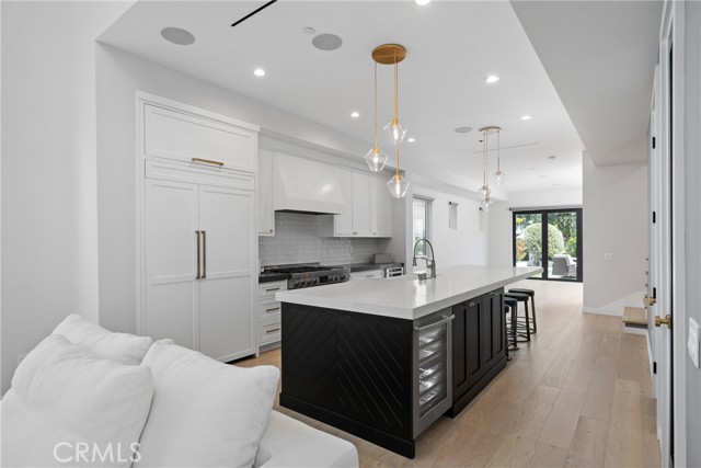 303 12th Street, Huntington Beach CA: https://media.crmls.org/medias/0b6d8287-c093-47d6-b470-bb8a6e05b1ba.jpg