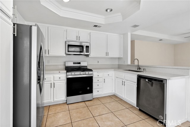 Detail Gallery Image 10 of 29 For 41855 Borealis Dr, Temecula,  CA 92592 - 4 Beds | 2/1 Baths