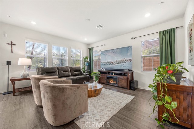 Detail Gallery Image 11 of 48 For 11612 Alton Dr, Corona,  CA 92883 - 3 Beds | 2/1 Baths