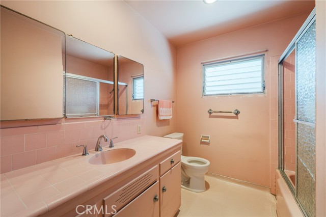 Detail Gallery Image 10 of 47 For 522 Avenue F, Redondo Beach,  CA 90277 - 5 Beds | 3 Baths