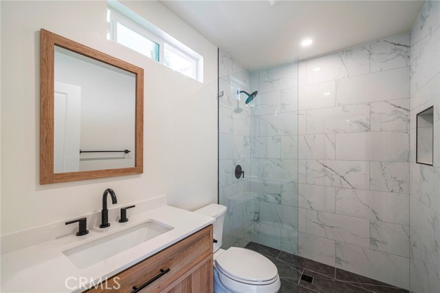 Detail Gallery Image 18 of 45 For 5245 Elvira Rd, Woodland Hills,  CA 91364 - 3 Beds | 3 Baths