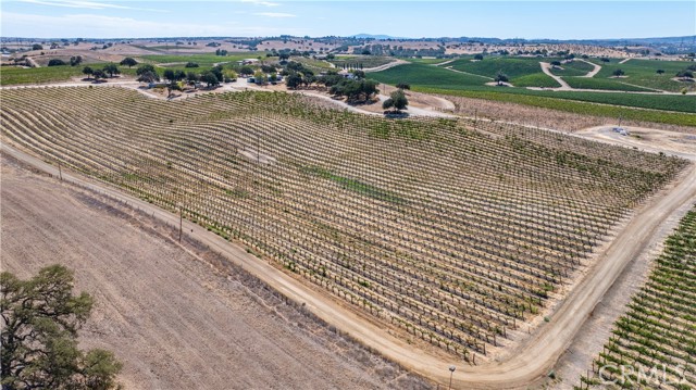 4825 Mill Road, Paso Robles CA: https://media.crmls.org/medias/0b6e2a16-752f-43e9-8f45-08c2868e5fab.jpg