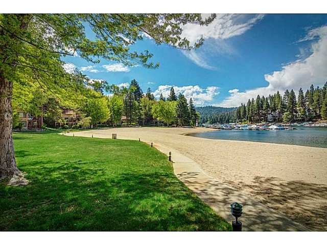 Detail Gallery Image 32 of 37 For 27821 Peninsula Dr #312,  Lake Arrowhead,  CA 92352 - 4 Beds | 3 Baths