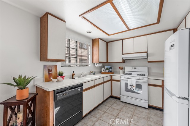 Detail Gallery Image 13 of 33 For 21 California St #H,  Arcadia,  CA 91006 - 2 Beds | 2/1 Baths