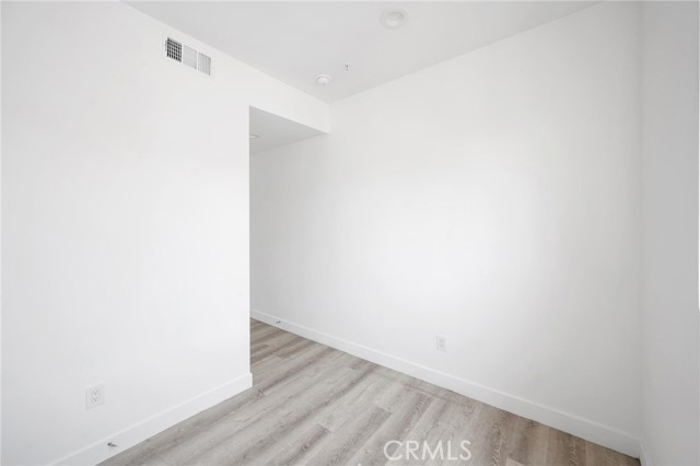 532 W Vernon Avenue, Los Angeles CA: https://media.crmls.org/medias/0b6f43cb-2b1d-42a1-84ec-b982dcae69cf.jpg