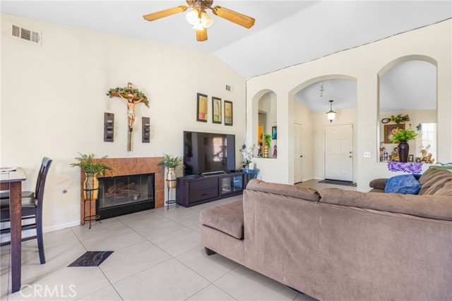 Detail Gallery Image 13 of 32 For 10348 Mendicino Rd, Adelanto,  CA 92301 - 3 Beds | 2 Baths