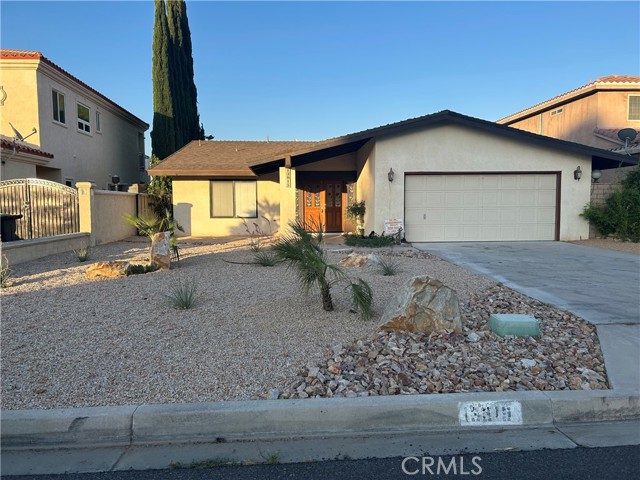 Detail Gallery Image 3 of 17 For 13915 Spring Valley Pkwy, Victorville,  CA 92395 - 3 Beds | 2 Baths