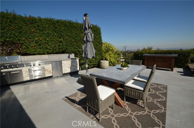 5001 Range Horse Lane, Rolling Hills Estates, California 90274, 3 Bedrooms Bedrooms, ,4 BathroomsBathrooms,Residential,Sold,Range Horse,SB22038227
