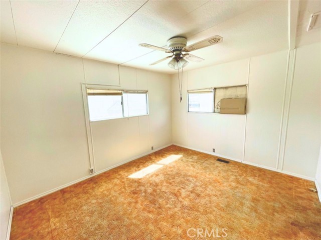 999 S Santa Fe Avenue, San Jacinto CA: https://media.crmls.org/medias/0b72f009-c4c0-4ca6-b35f-54ce59acee3b.jpg