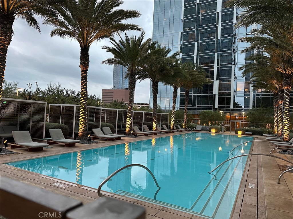 https://media.crmls.org/medias/0b730107-b5ef-4ad9-8b4d-4f0200c0f9a9.jpg?preset=X-Large