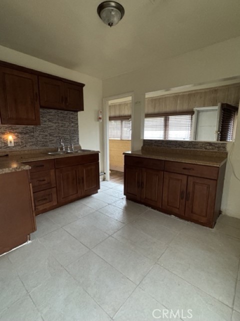 1301 E 106th Street, Los Angeles CA: https://media.crmls.org/medias/0b7418e2-d131-407a-a946-92dff517a1ca.jpg