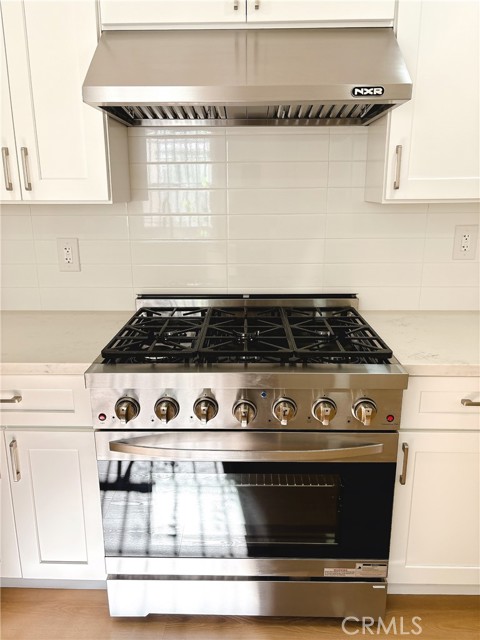 Detail Gallery Image 14 of 29 For 6515 Cimarron, Los Angeles,  CA 90047 - 3 Beds | 2 Baths