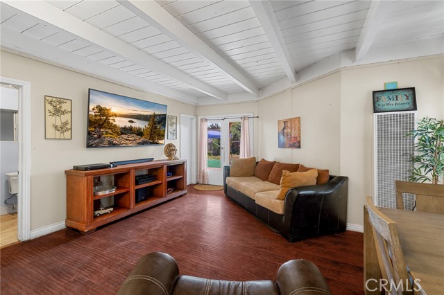 8054 Rhodes Avenue, North Hollywood CA: https://media.crmls.org/medias/0b74c4d1-20c2-4f89-947c-95784adc20b7.jpg