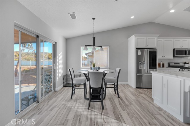 Detail Gallery Image 12 of 47 For 6741 Middleton Ave, Hesperia,  CA 92345 - 3 Beds | 2/1 Baths