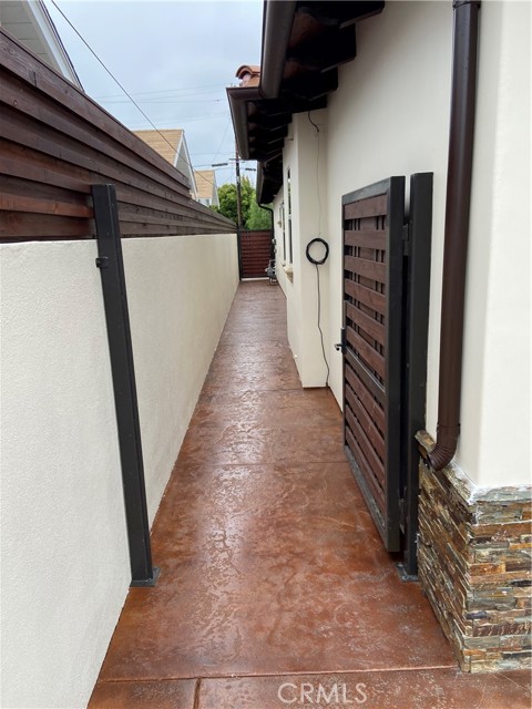 385 W 19th Street, San Pedro CA: https://media.crmls.org/medias/0b7598b7-aa81-41b8-b842-72413c64b4f7.jpg