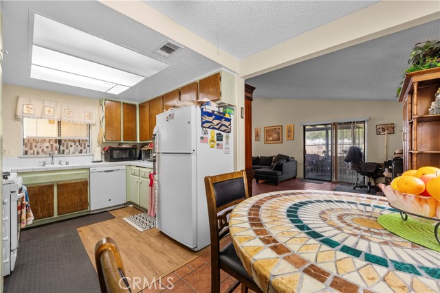 Detail Gallery Image 10 of 23 For 45109 18th St, Lancaster,  CA 93534 - 3 Beds | 2 Baths