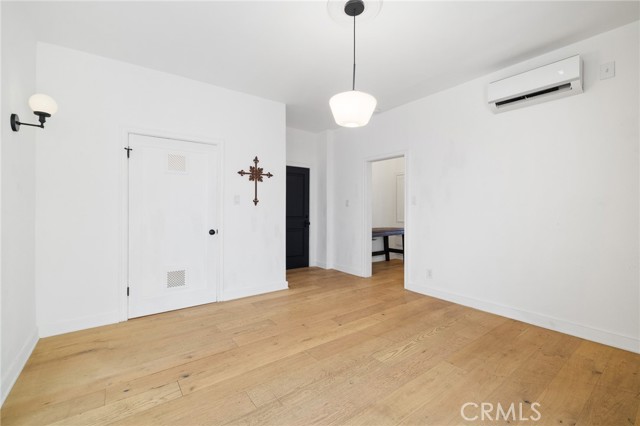 Detail Gallery Image 5 of 39 For 211 S Berendo St #3,  Los Angeles,  CA 90004 - 1 Beds | 1 Baths