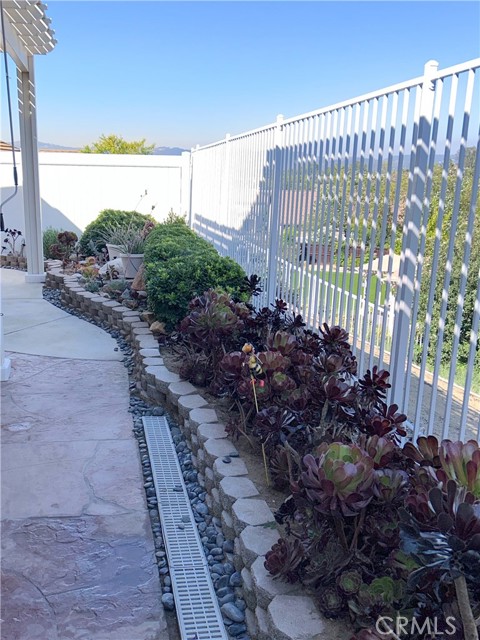 39523 Sierra Madre Drive, Murrieta CA: https://media.crmls.org/medias/0b76bf43-5af9-4fed-b103-e611a96a1b7d.jpg