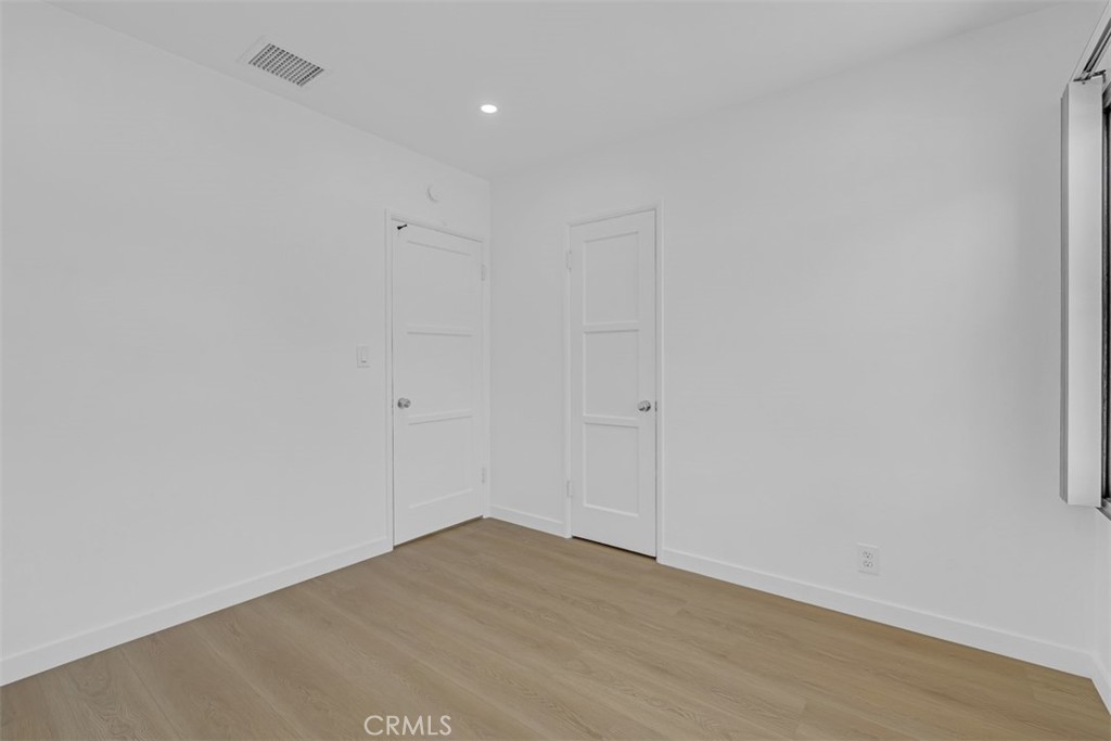 https://media.crmls.org/medias/0b774150-0cbc-46f3-b68e-4e915e984348.jpg?preset=X-Large