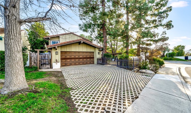 23216 Park Esperanza, Calabasas CA: https://media.crmls.org/medias/0b774f1a-1c96-4d51-9bf7-b1abe6f26e0a.jpg