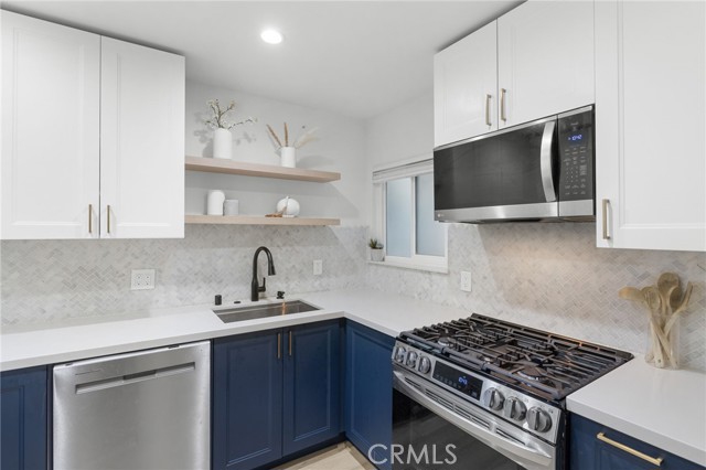 Detail Gallery Image 2 of 31 For 5001 Stoney Creek Rd #354,  Culver City,  CA 90230 - 2 Beds | 2 Baths