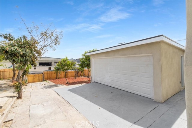 Detail Gallery Image 39 of 65 For 1521 N Bonnie Beach, Los Angeles,  CA 90063 - 5 Beds | 2/1 Baths