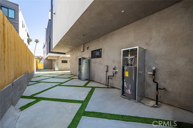 Detail Gallery Image 15 of 19 For 242 N Dillon, Silver Lake Los Angeles,  CA 90026 - 4 Beds | 2 Baths