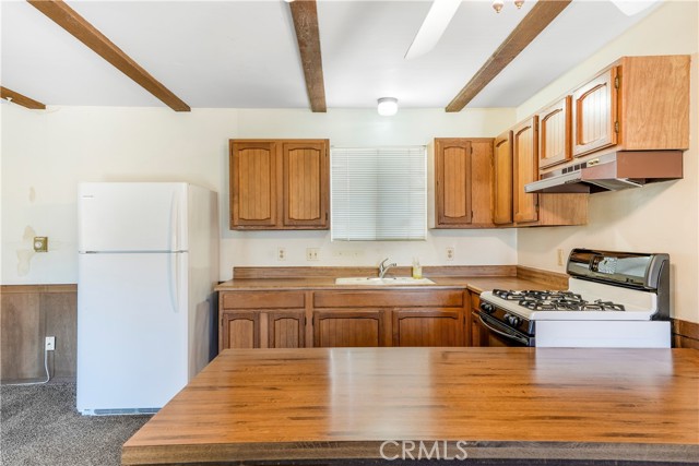 1300 Oak Avenue, Carlsbad CA: https://media.crmls.org/medias/0b7a1ebb-7adf-4b46-b2c8-579ddda3e6e2.jpg