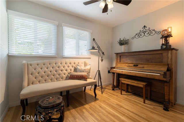 Detail Gallery Image 16 of 33 For 2289 Stearnlee Ave, Long Beach,  CA 90815 - 3 Beds | 3 Baths