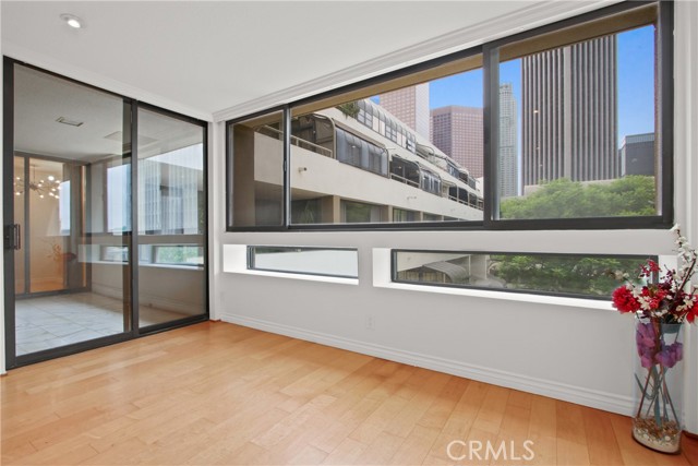 Detail Gallery Image 7 of 21 For 121 S Hope St #318,  Los Angeles,  CA 90012 - 2 Beds | 2 Baths