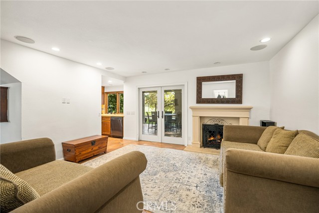 Detail Gallery Image 11 of 38 For 1048 Henrietta Cir, Placentia,  CA 92870 - 3 Beds | 2/1 Baths