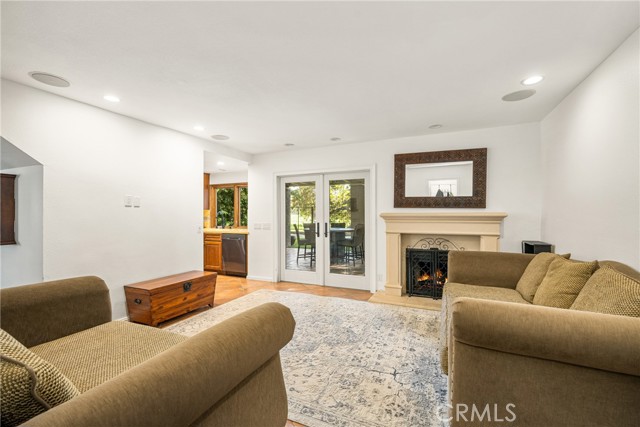 Detail Gallery Image 11 of 38 For 1048 Henrietta Cir, Placentia,  CA 92870 - 3 Beds | 2/1 Baths