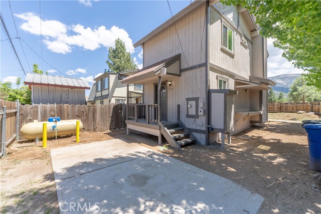2100 1st Lane, Big Bear City CA: https://media.crmls.org/medias/0b7c244e-b582-4934-a309-69c52366dc38.jpg