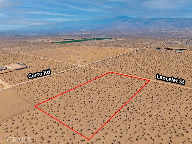 26425 Lancelet Street, Apple Valley CA: https://media.crmls.org/medias/0b7cbf3c-9896-409e-be78-819b703e713d.jpg
