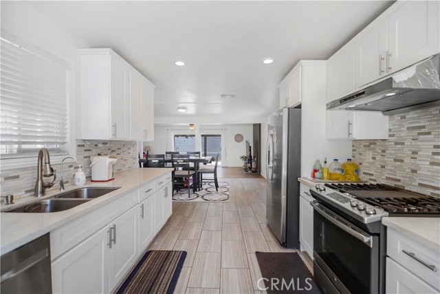 1322 W 6th Street, Ontario CA: https://media.crmls.org/medias/0b7cf4d8-b802-4234-a369-d5a6ece508d8.jpg