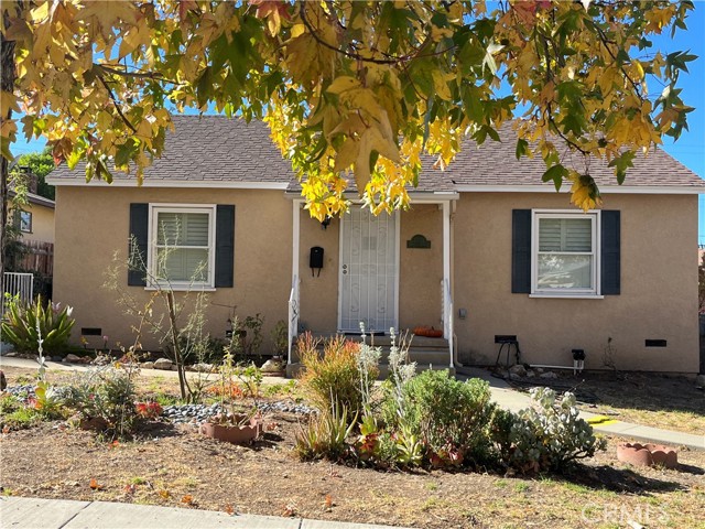 Detail Gallery Image 2 of 28 For 10213 Nassau Ave, Sunland,  CA 91040 - 2 Beds | 1 Baths