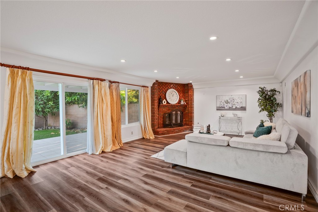 MLS #WS25259083 image #32