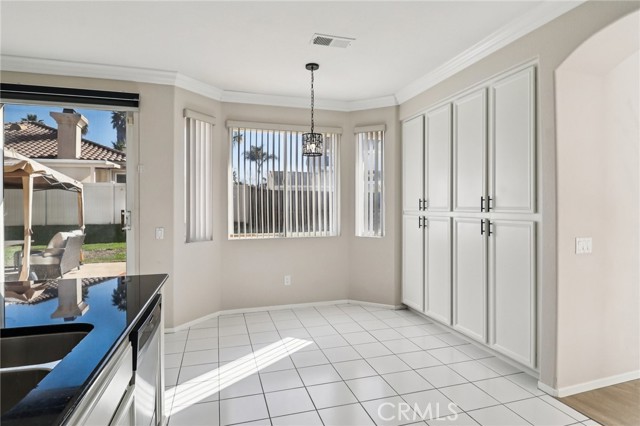 Detail Gallery Image 19 of 47 For 5667 Dartmoor Cir, Oceanside,  CA 92057 - 4 Beds | 3 Baths