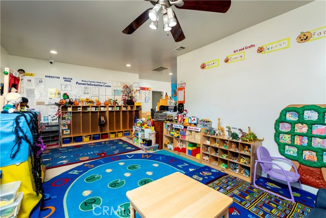 Detail Gallery Image 9 of 62 For 16040 Parthenia, North Hills,  CA 91343 - 2 Beds | 1/1 Baths