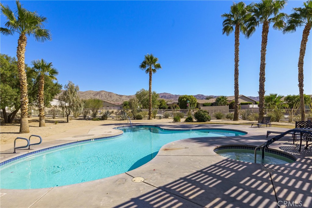 MLS #OC25235151 image #16