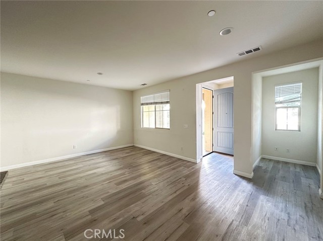 Detail Gallery Image 2 of 18 For 2888 E Berry Loop Privado, #45 #45,  Ontario,  CA 91761 - 3 Beds | 2/1 Baths