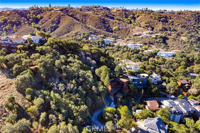 Detail Gallery Image 6 of 11 For 401 Winding Way, San Carlos,  CA 94070 - – Beds | – Baths