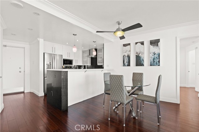 700 E Ocean Boulevard, Long Beach CA: https://media.crmls.org/medias/0b7f5f69-0201-4de2-ace3-17abf675b336.jpg