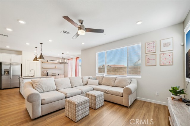 Detail Gallery Image 7 of 64 For 16233 Lozano St #2,  Fontana,  CA 92336 - 3 Beds | 2/1 Baths