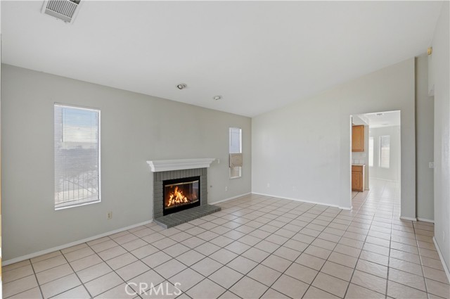 Detail Gallery Image 5 of 37 For 13645 Agate Way, Victorville,  CA 92392 - 3 Beds | 2 Baths