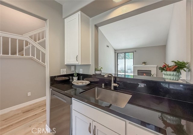 4766 Taranto Way, Oak Park CA: https://media.crmls.org/medias/0b818ea9-24c9-406e-83f1-10df5fd171a7.jpg
